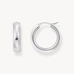 Boucles d'oreilles de taille moyenne avec un design épais
