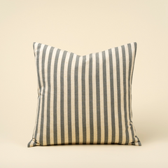 Coussin à rayure étroites gris ardoise