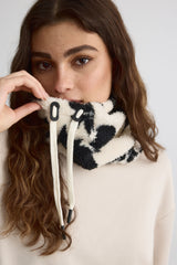 Col tube en peluche