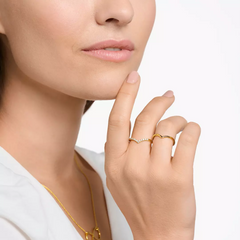 Bague forme en V avec pierres blanches or