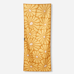 Lazy daisy towel